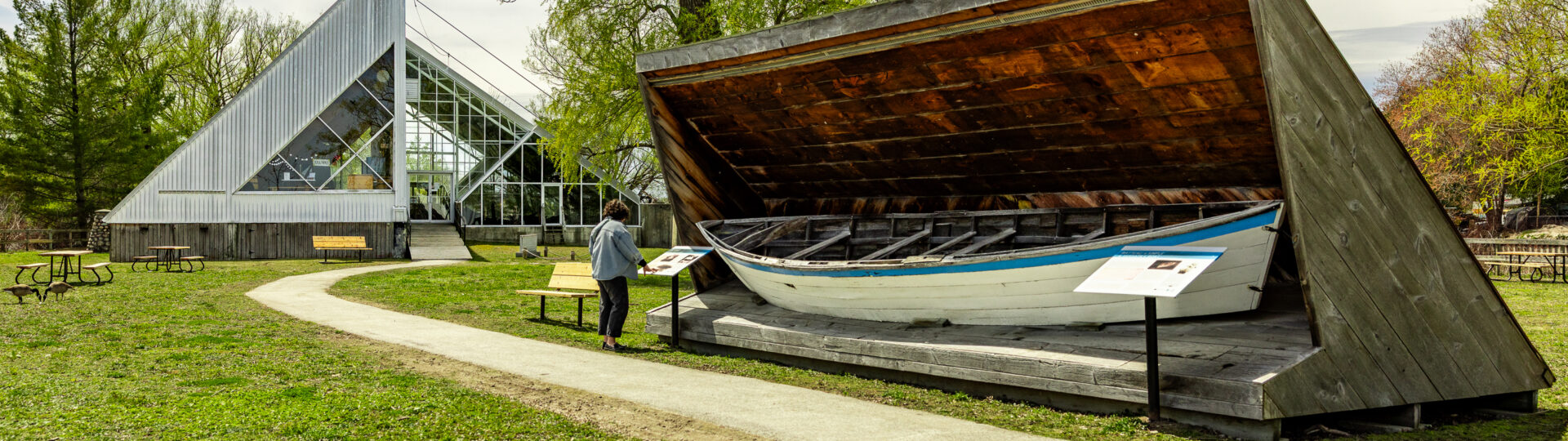 A group of historical interpreters in Sainte-Marie among the Hurons